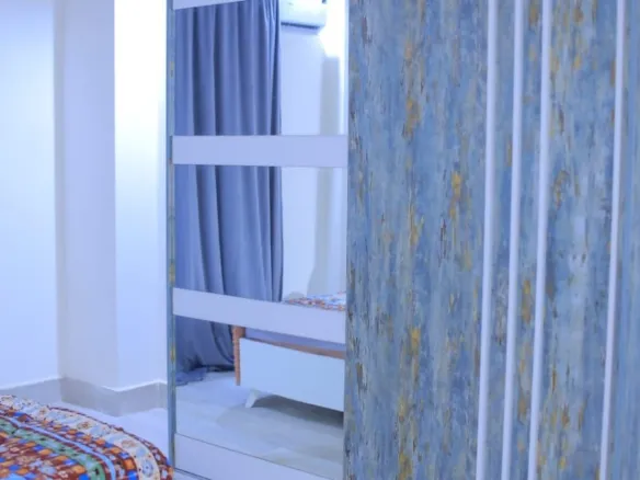 Bedroom with patterned curtain - غرفة نوم بستارة منقوشة - bedroom El Yasmeen 1 New Cairo