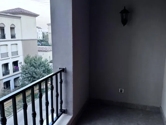 Apartment for rent in Mivida, New Cairo - شقة للإيجار في ميفيدا التجمع الخامس - 200 sqm, boulevard view, equipped kitchen, inverter AC