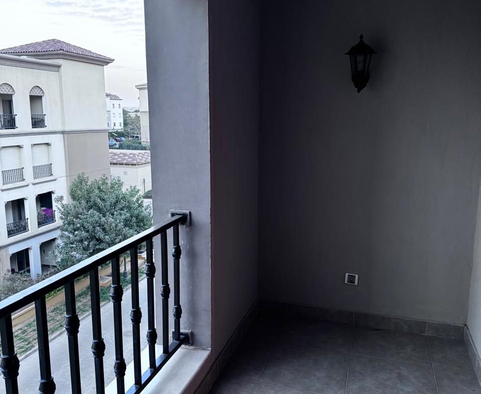 apartment 3 bedrooms for rent in Mivida | Inverter AC, Kitchen Appliances & Dressing Room
