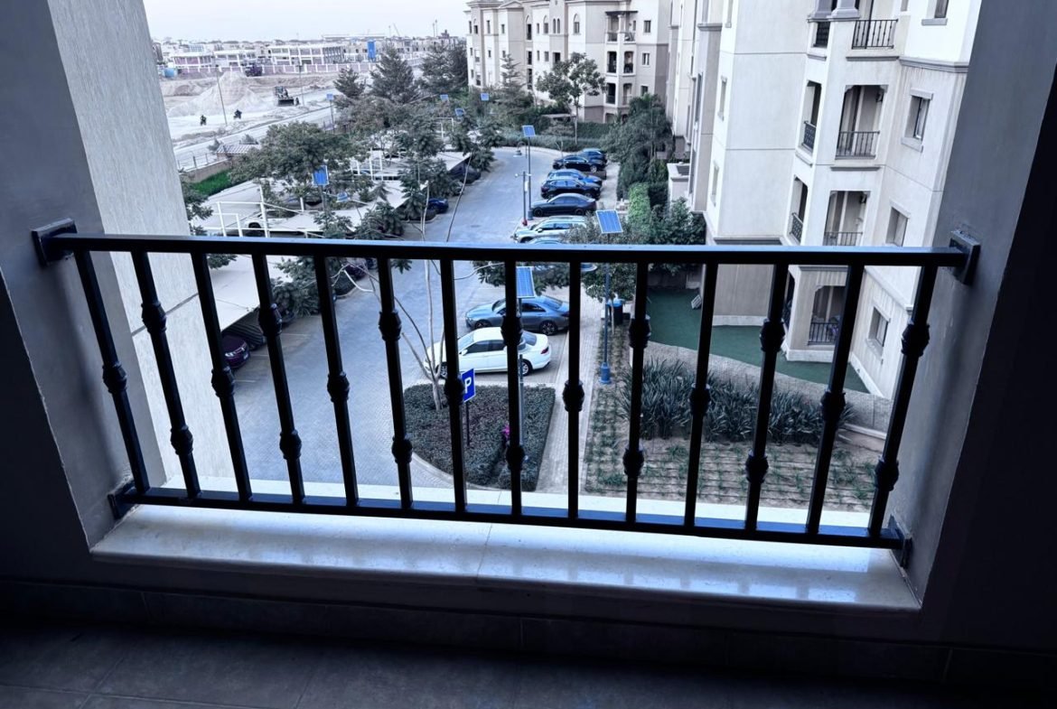 apartment 3 bedrooms for rent in Mivida | Inverter AC, Kitchen Appliances & Dressing Room