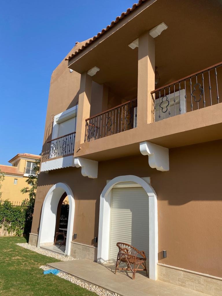6-Bedroom Twinhouse for Sale in Hyde Park Compound – 320 sqm Semi-Finished
