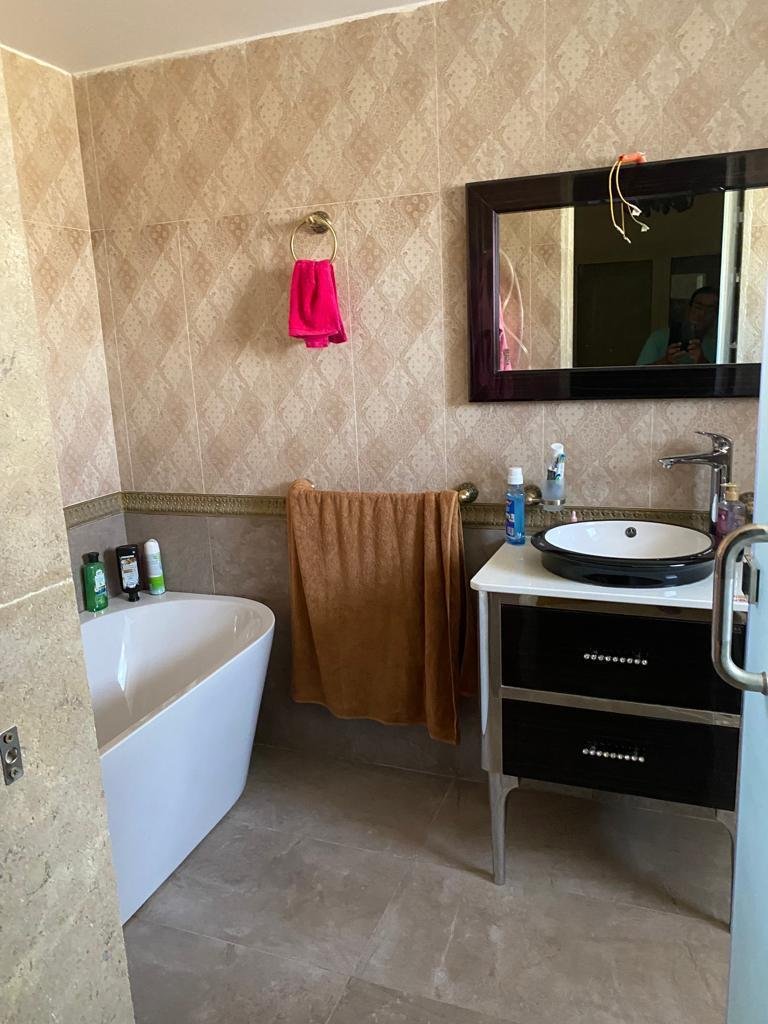 6-Bedroom Twinhouse for Sale in Hyde Park Compound – 320 sqm Semi-Finished