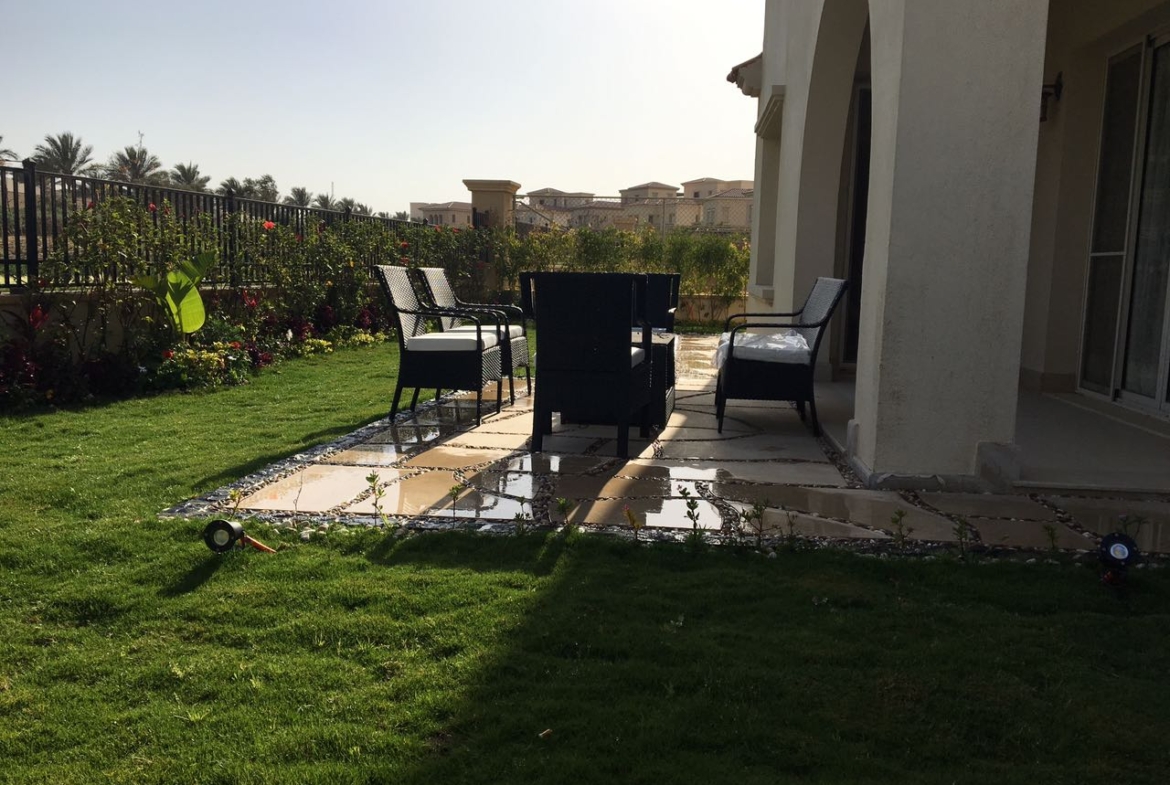 Garden seating with a barbecue grill - villa in Alba Alia, Mokattem