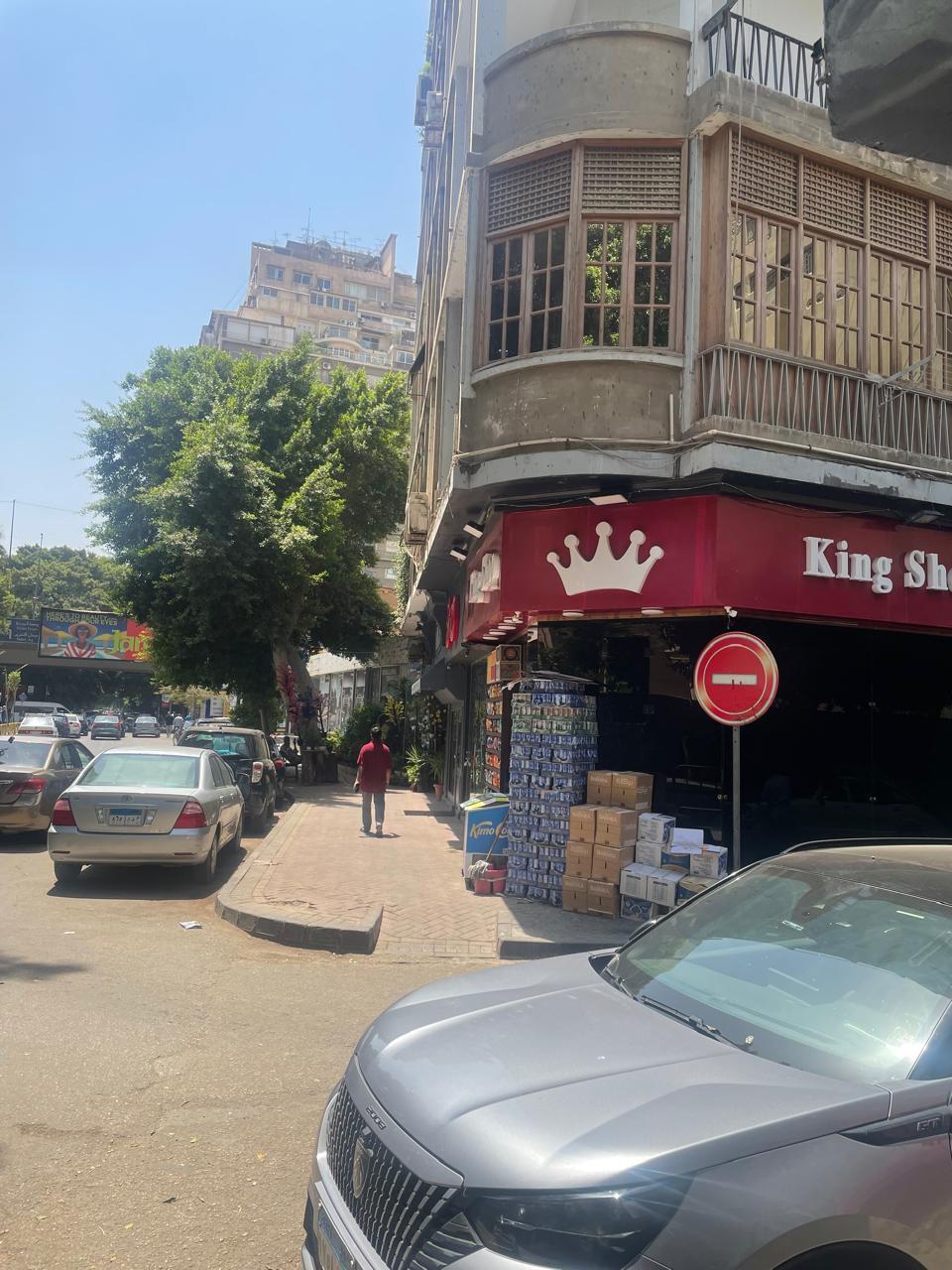 Street corner with a ground-floor shop - shop in Zamalek