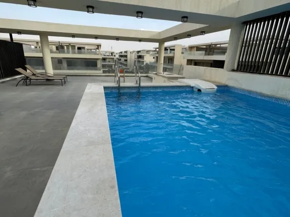 Penthouse for sale in Lake View New Cairo - private roof pool - بنتهاوس للبيع في ليك فيو التجمع - حمام السباحة الخاص بالروف