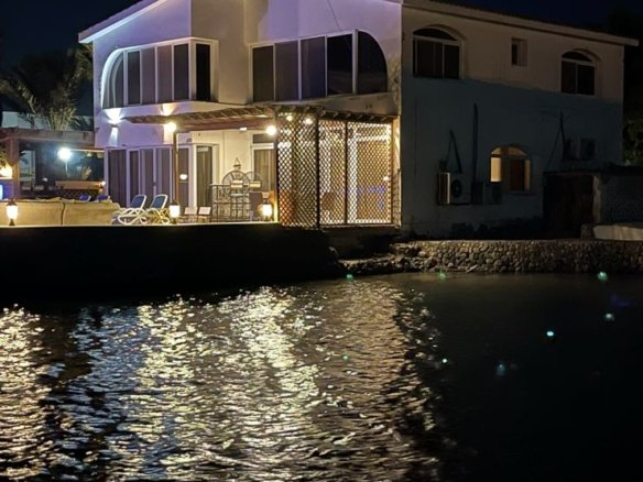 فيلا مستقلة للبيع في Adan Beach بمساحة 290 م² وتشطيب كامل