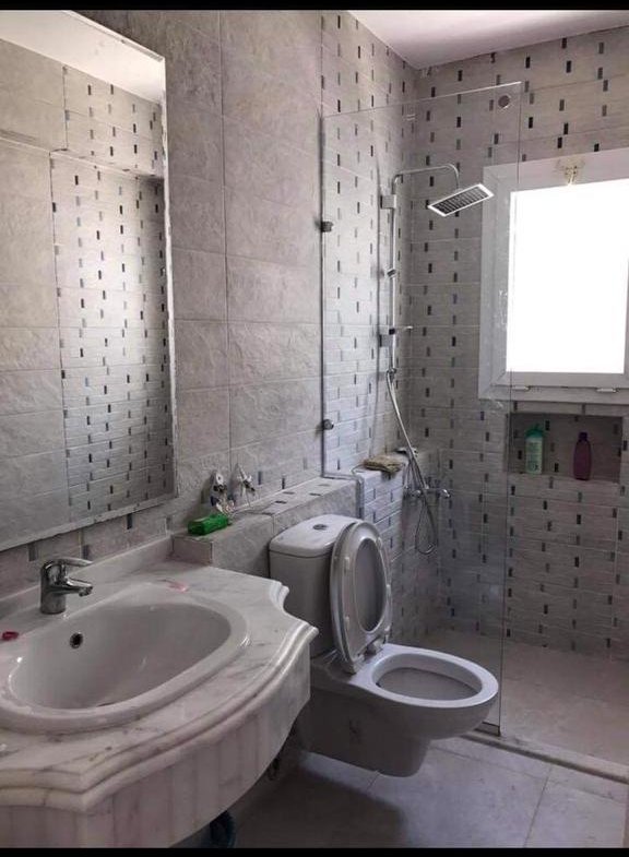 576