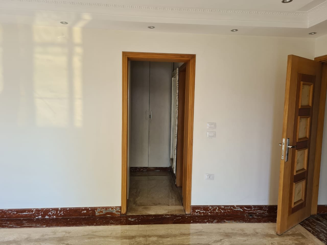 property-image-69f005c33350c شقة 3 غرف للبيع في كورنيش النيل – 275 متر – فيو النيل – تشطيب الترا