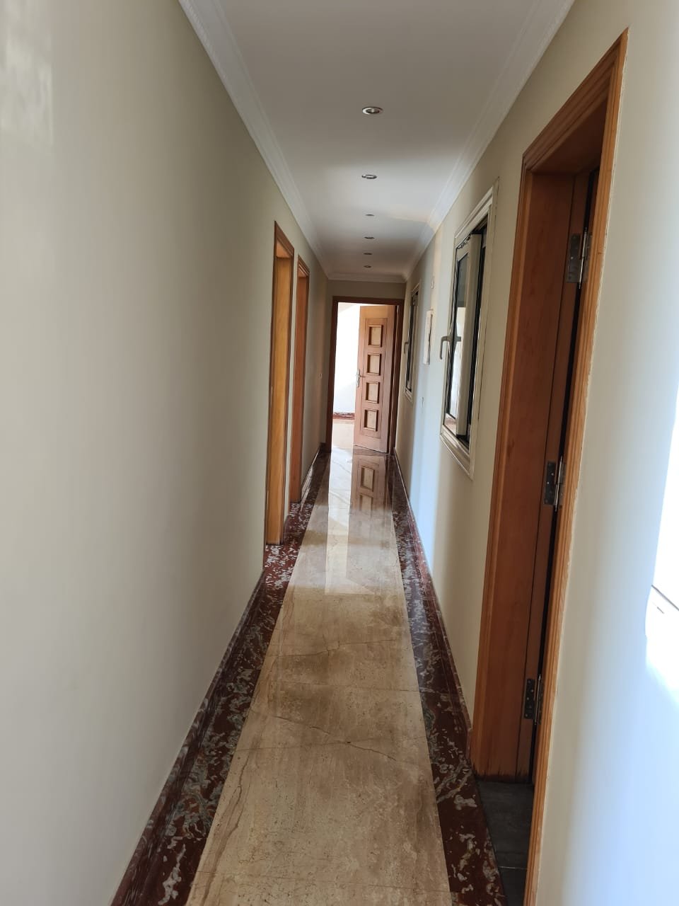 property-image-69f005c984fe2 شقة 3 غرف للبيع في كورنيش النيل – 275 متر – فيو النيل – تشطيب الترا