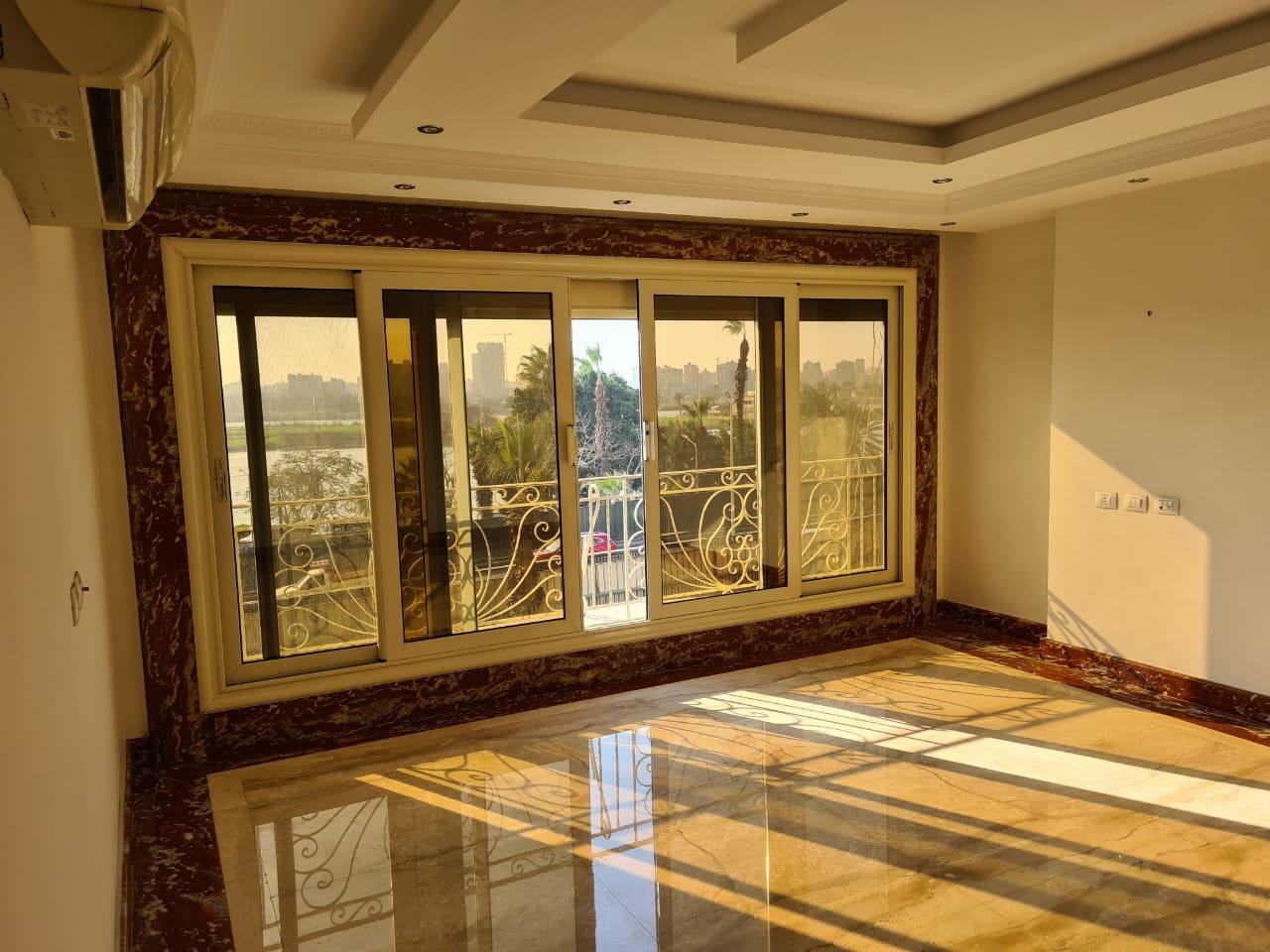property-image-69f005ccaa353 شقة 3 غرف للبيع في كورنيش النيل – 275 متر – فيو النيل – تشطيب الترا
