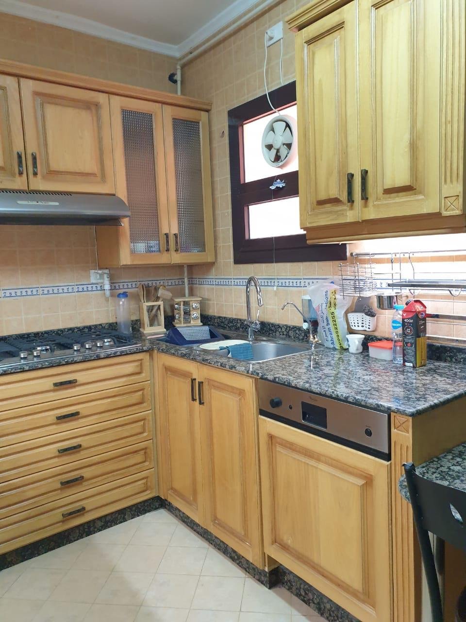 property-image-69f01c41d5de6 شقة 4 غرف نوم متشطبة بالكامل للبيع في العبور الجيزة الجديدة مع إطلالة على الحديقة