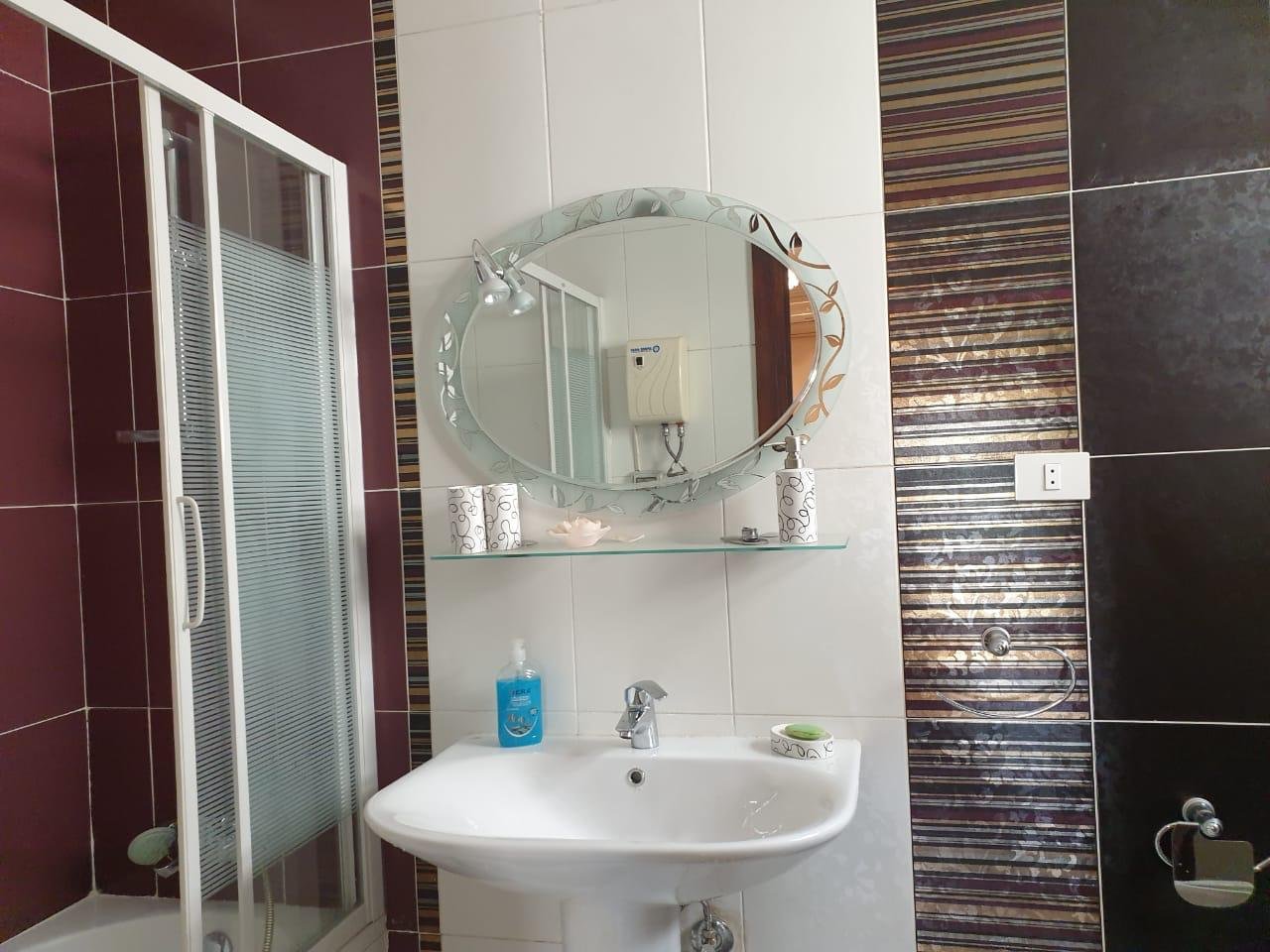 property-image-69f01c433336f شقة 4 غرف نوم متشطبة بالكامل للبيع في العبور الجيزة الجديدة مع إطلالة على الحديقة