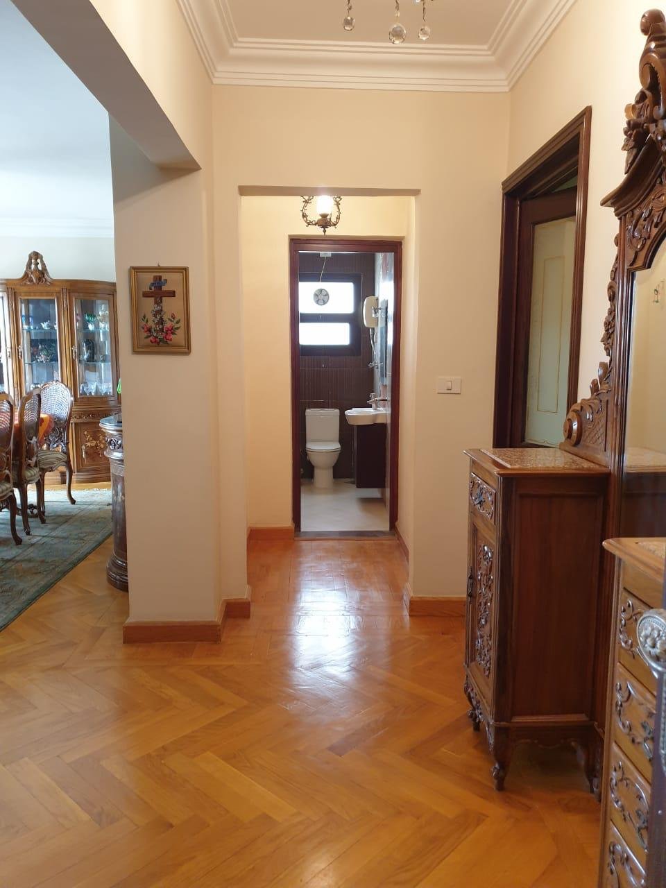 property-image-69f01c4d5a14b شقة 4 غرف نوم متشطبة بالكامل للبيع في العبور الجيزة الجديدة مع إطلالة على الحديقة