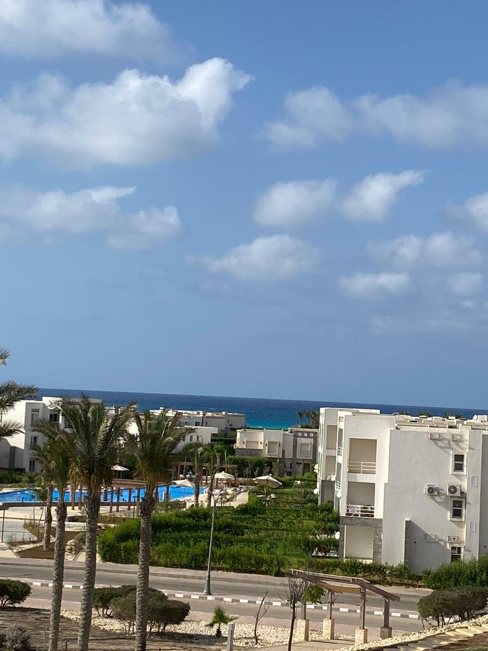 بنتهاوس فاخر للبيع في Amwaj – 4 غرف نوم – 150م² – تشطيب كامل