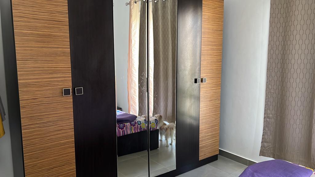 Two-tone wardrobe with mirrored door - chalet in Amwaj, North Coast