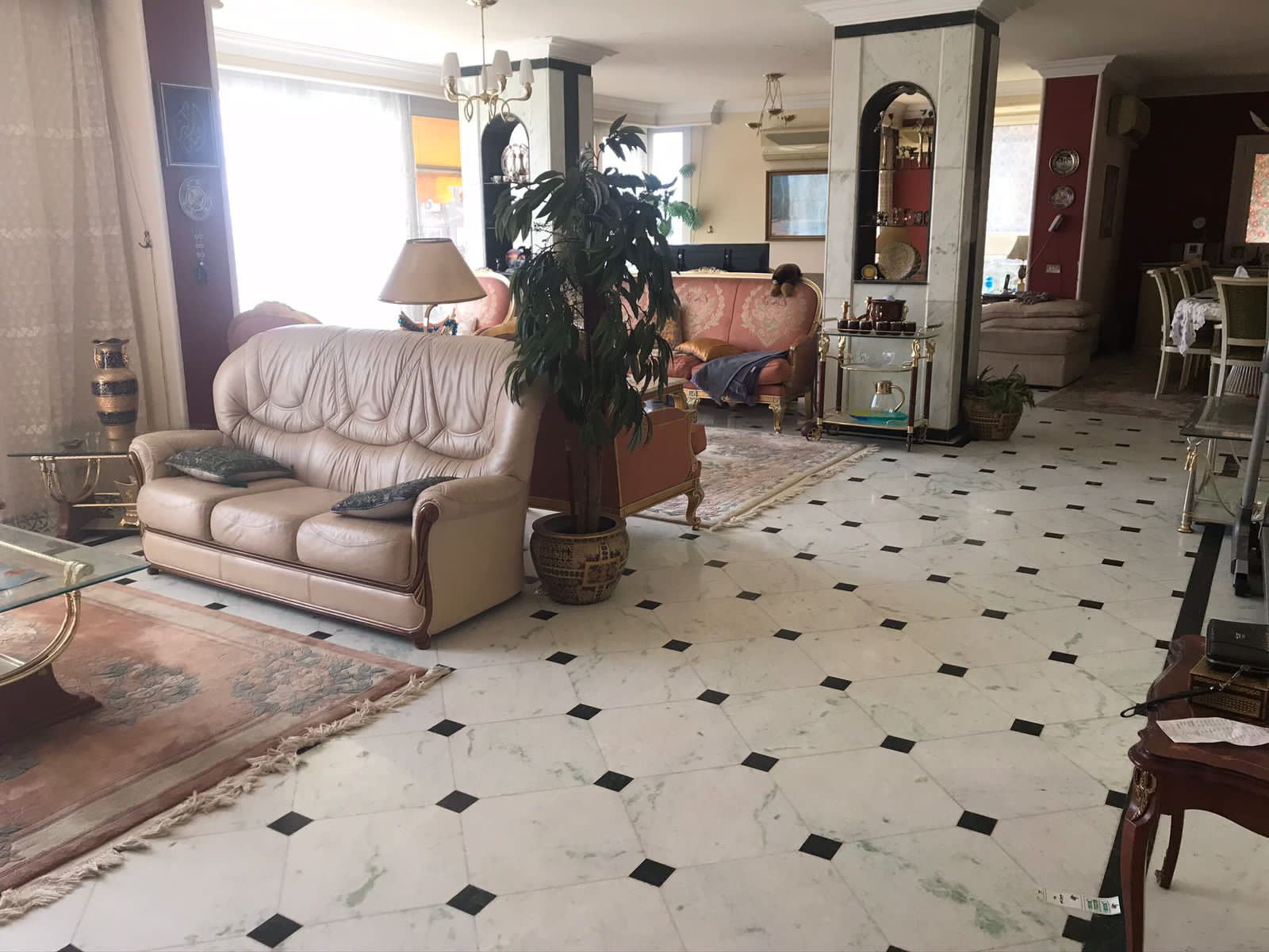 property-image-69f0628e6b1a9 ريسبشن كلاسيكي بأرضية رخامية منقوشة - شقة في الزمالك القاهرة