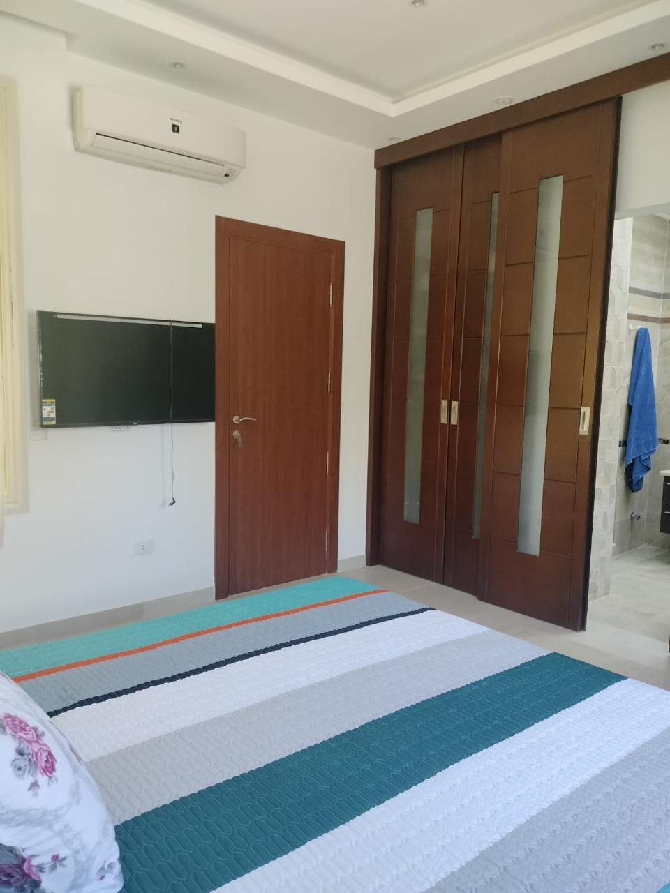Senior Chalet for Sale in Hacienda Bay with 3 Bedrooms and Full Finish
