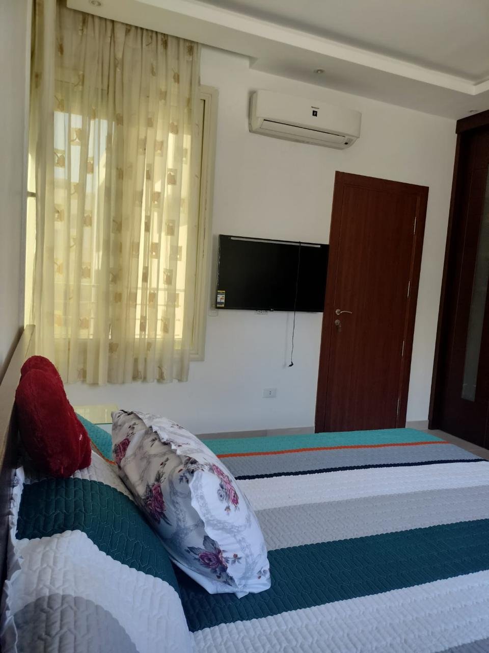 Senior Chalet for Sale in Hacienda Bay with 3 Bedrooms and Full Finish