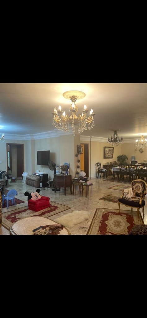 شقة فاخرة بغرفة ماستر وتشطيب كامل مساحة 245 متر للبيع