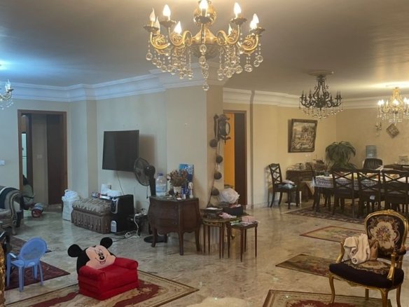 شقة فاخرة بغرفة ماستر وتشطيب كامل مساحة 245 متر للبيع