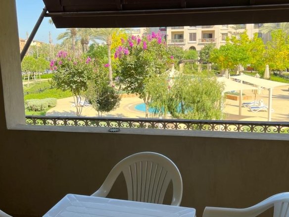 فيلا تشطيب كامل للبيع في مراسى – 151 متر مع إطلالة على حمام السباحة