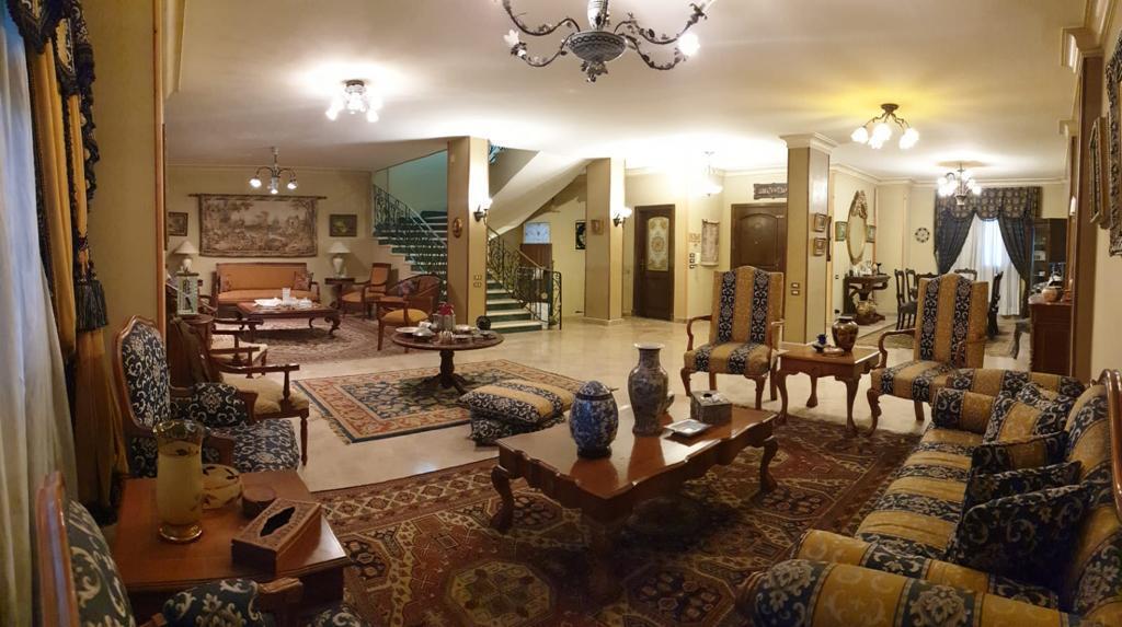 Large classic lounge with patterned sofas - villa in Maadi Heights