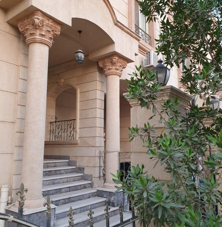 External staircase with iron railing - villa in Maadi Heights