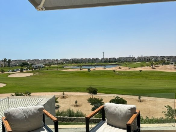 شاليه سينيور للبيع في Hacienda Bay – 4 غرف نوم – 370م² – تشطيب كامل