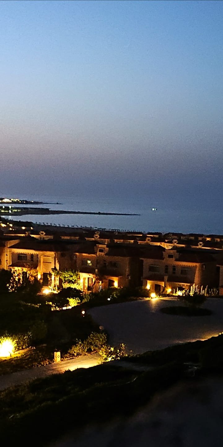 property-image-69f22b1410c96 شالية للبيع في تلال – 3 غرف نوم – 140 متر – إطلالة على حمام السباحة
