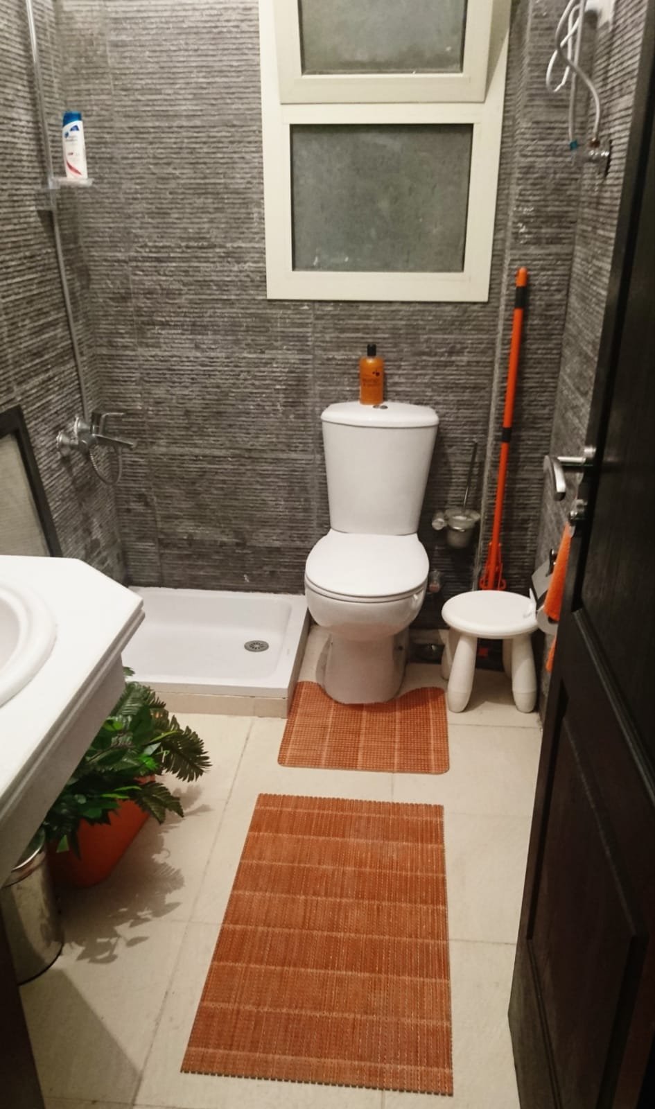 property-image-69f22b1b72a03 شالية للبيع في تلال – 3 غرف نوم – 140 متر – إطلالة على حمام السباحة