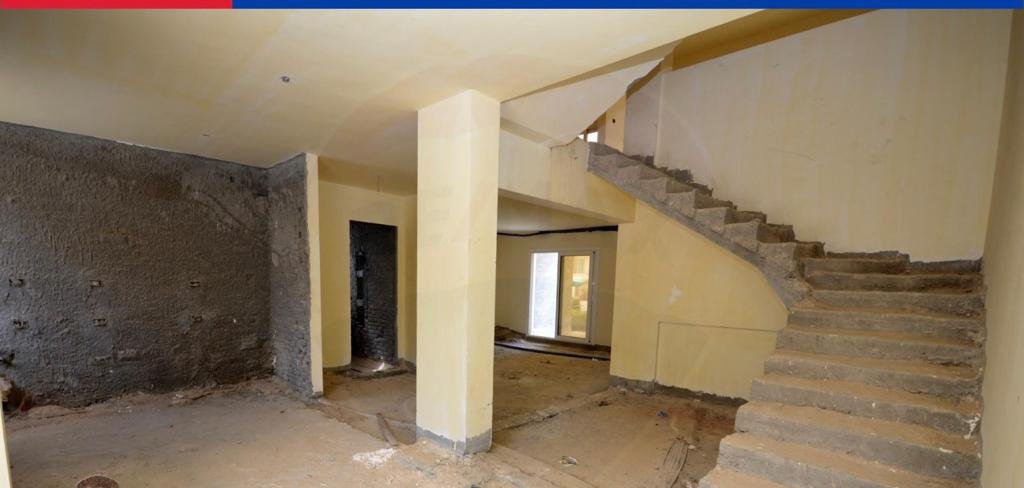 توين هاوس للبيع في Sea View – 285م – 3 غرف نوم – نصف تشطيب