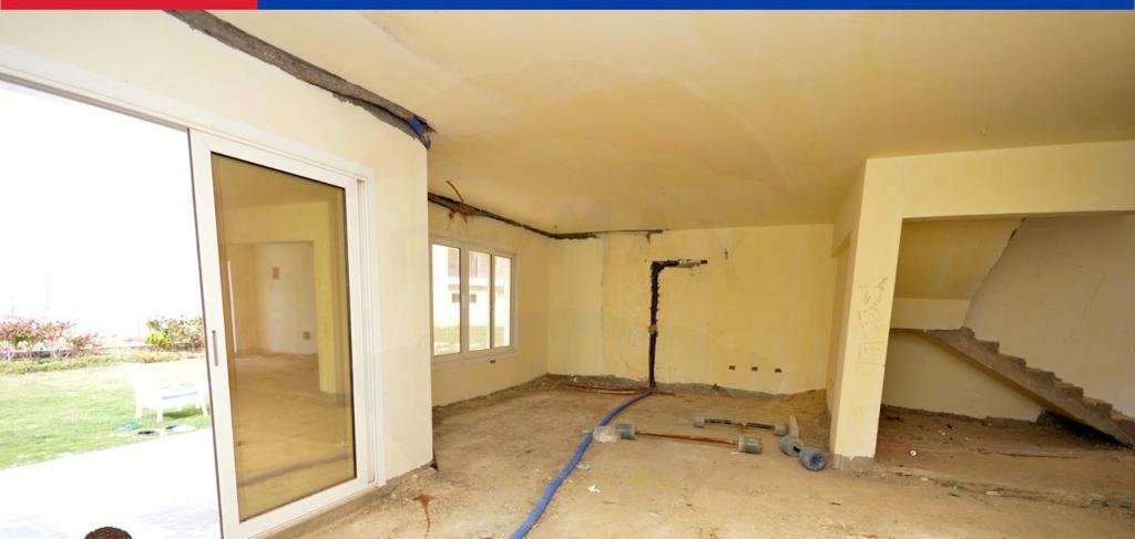 توين هاوس للبيع في Sea View – 285م – 3 غرف نوم – نصف تشطيب