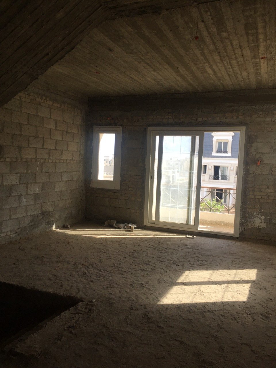 property-image-69f46bb1ecba4 فيلا 4 غرف للبيع في ماونتن فيو تشيل أوت بارك 6 أكتوبر | نصف تشطيب