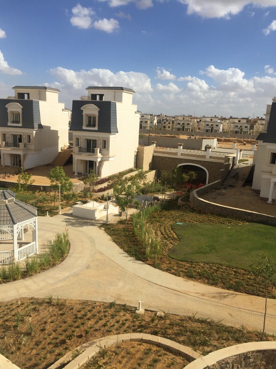 property-image-69f46bb41d628 فيلا 4 غرف للبيع في ماونتن فيو تشيل أوت بارك 6 أكتوبر | نصف تشطيب