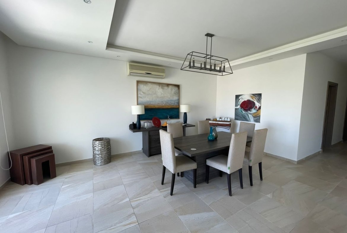 شاليه للبيع في Hacienda White بمساحة 317 متر مربع وتشطيب كامل
