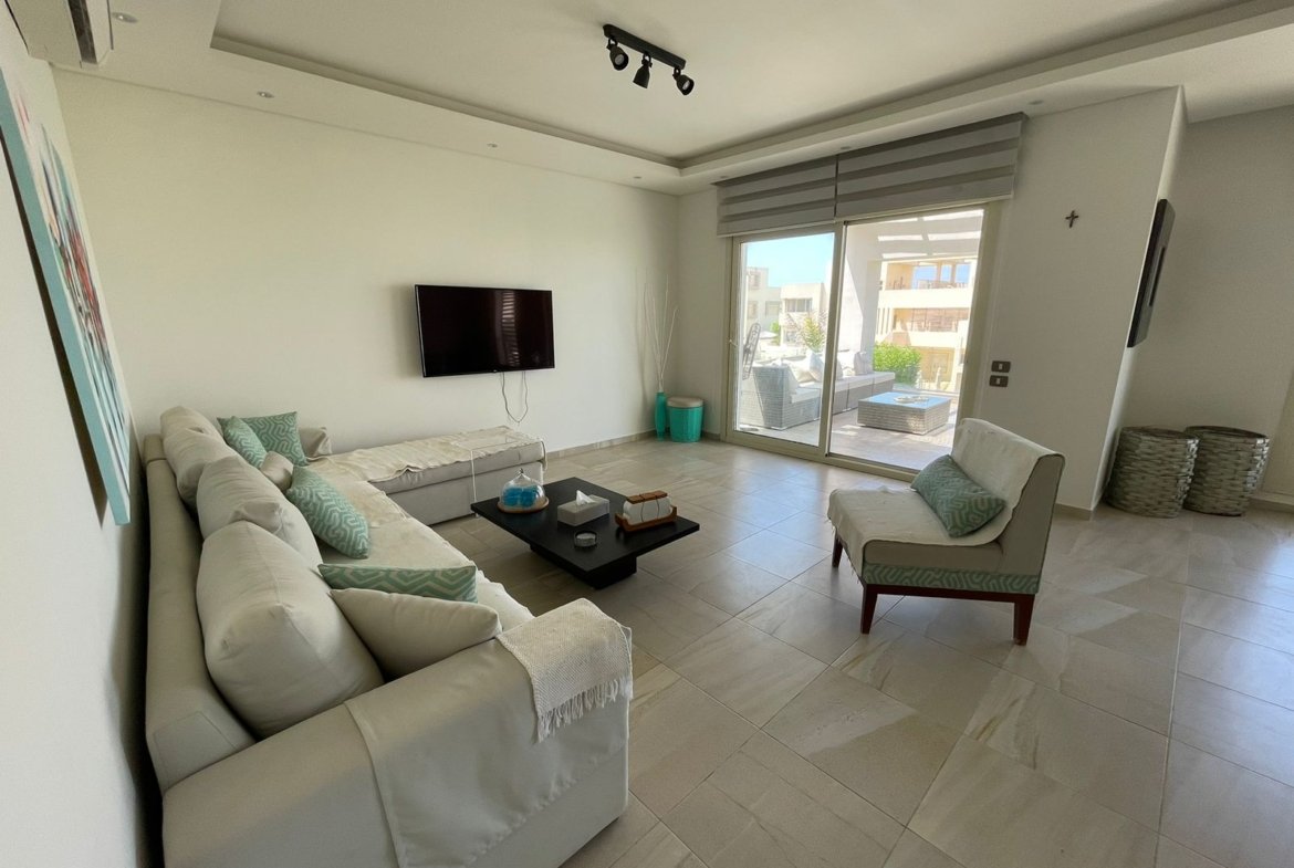 شاليه للبيع في Hacienda White بمساحة 317 متر مربع وتشطيب كامل