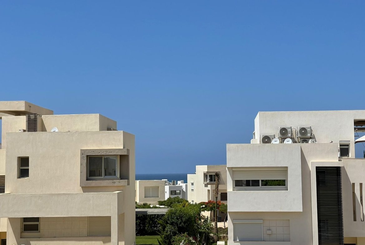 شاليه للبيع في Hacienda White بمساحة 317 متر مربع وتشطيب كامل