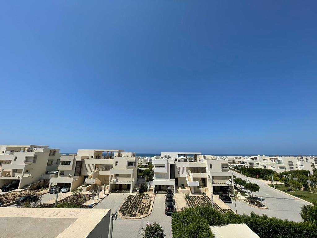 شاليه للبيع في Hacienda White بمساحة 317 متر مربع وتشطيب كامل