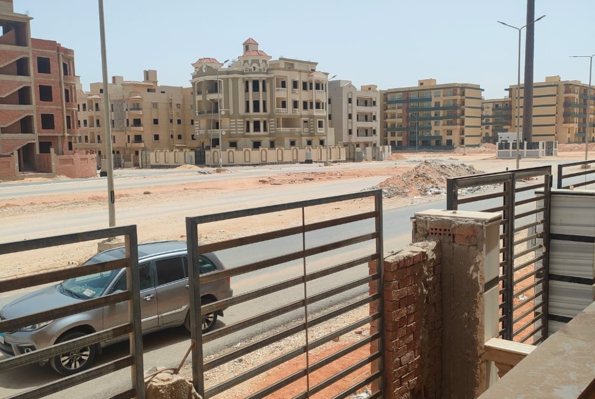 دوبلكس للبيع في تالت نمرة من محور البوليفارد، السادس من أكتوبر