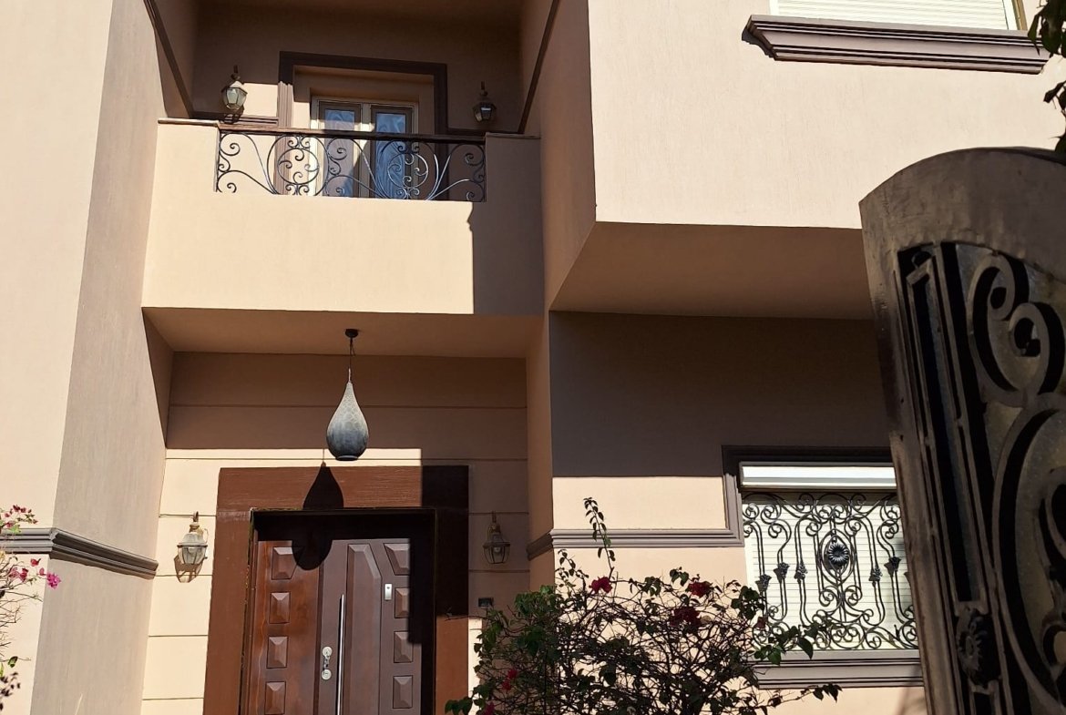 فيلا مستقلة للبيع في مون فالي، القاهرة الجديدة