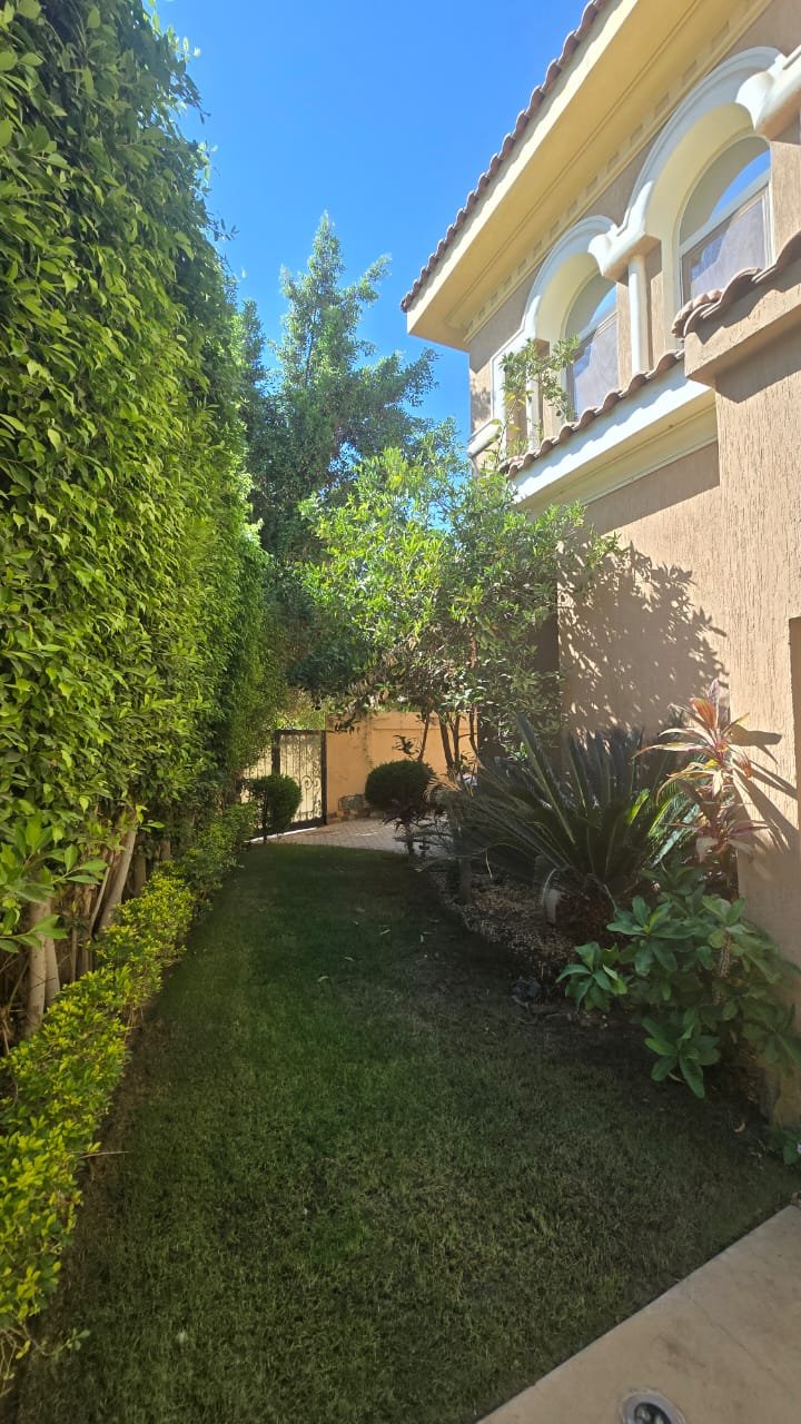 property-image-69ff13c288c8a توين هاوس 4 غرف للبيع في لا روز كومباد، القاهرة الجديدة