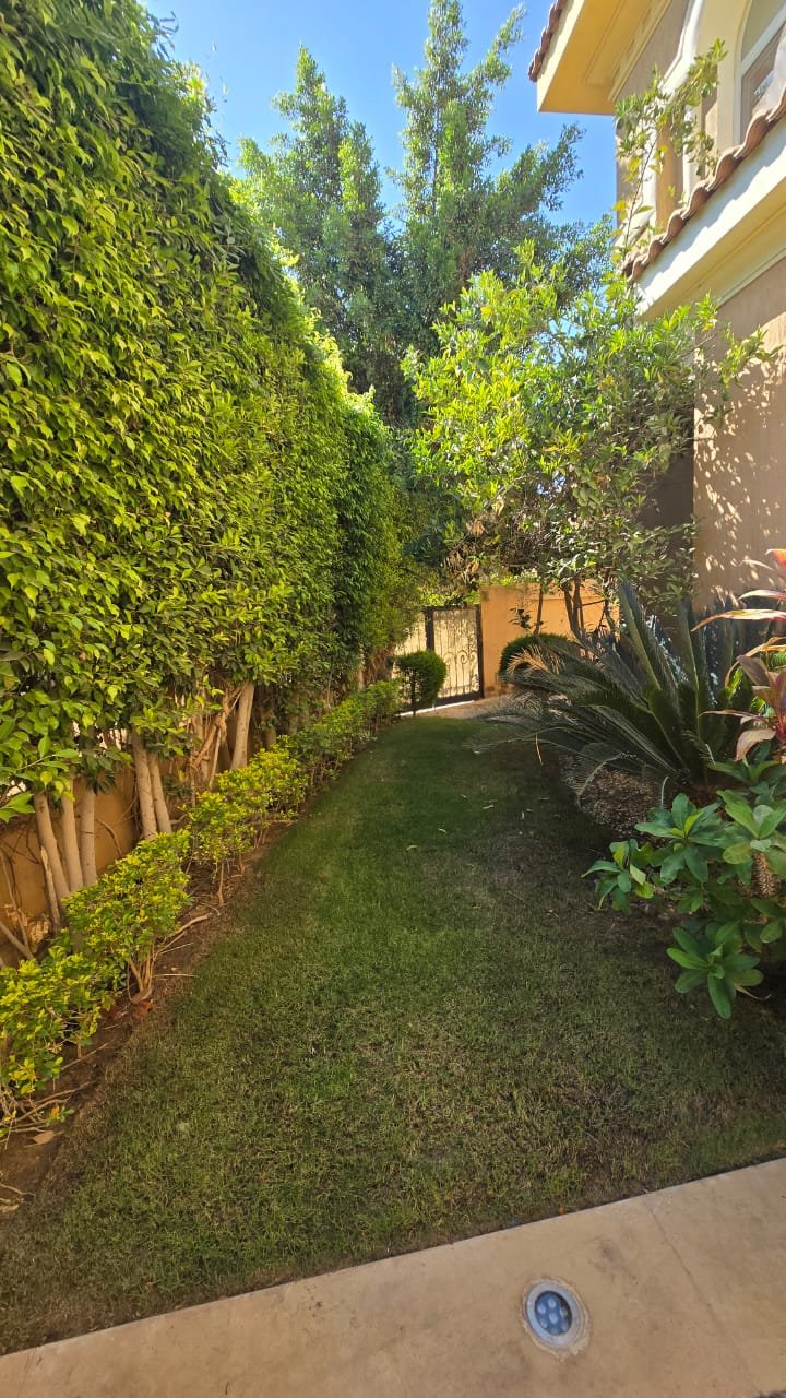 property-image-69ff13c6af785 توين هاوس 4 غرف للبيع في لا روز كومباد، القاهرة الجديدة
