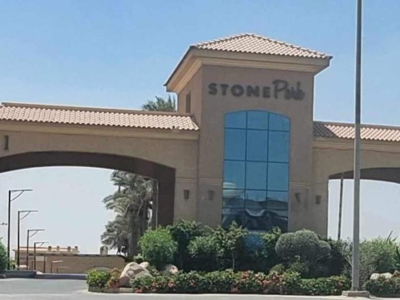 فيلا توين هاوس 700 متر بتشطيب نصفي للبيع في ستون بارك