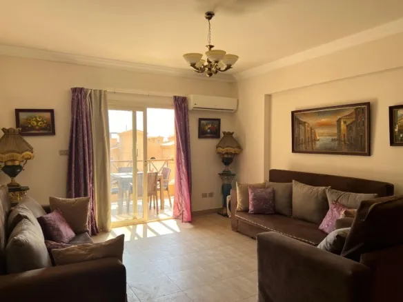 Furnished living room with balcony, chalet in Piacera Resort, Ain Sokhna - ريسبشن مفروش ببلكونة، شاليه في بياسيرا ريزورت، العين السخنة