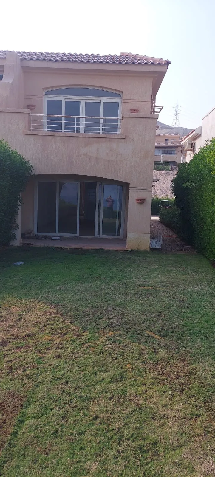 Exterior facade beside the garden - twinhouse in Telal, Ain Sokhna