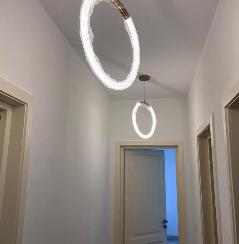 768