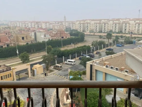 Open view from the balcony over Kattameya Plaza - فيو مفتوح من البلكونة على كاتاميا بلازا
