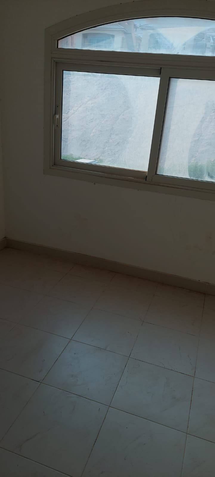 توين هاوس 4 غرف للبيع في Telal