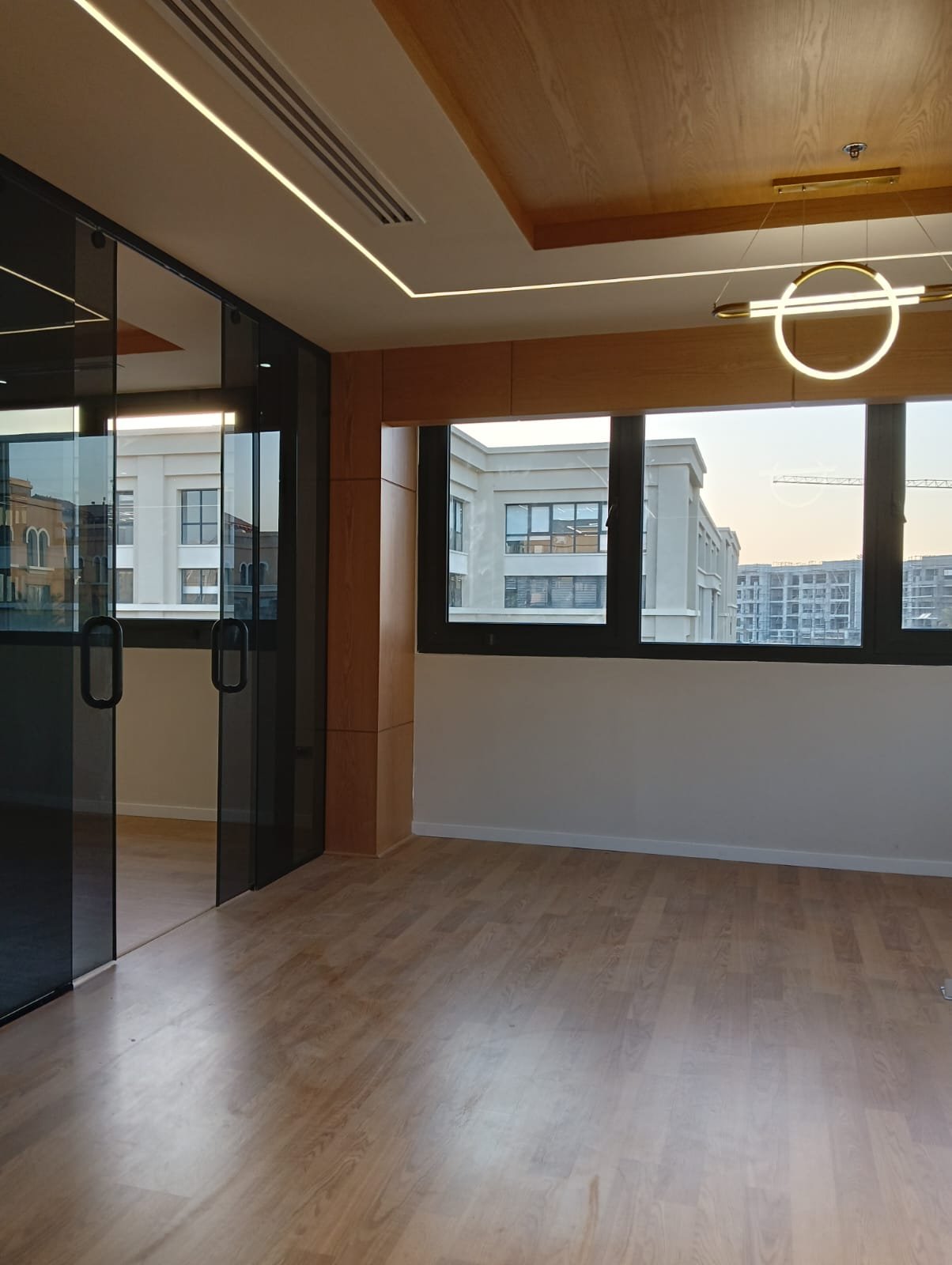 Office for rent by R&C Estate