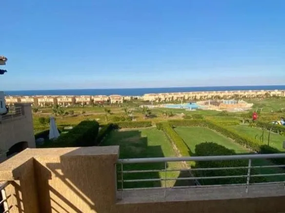 Roof terrace golf view, twin house for rent in Telal, Ain Sokhna - تراس بإطلالة، توين هاوس للإيجار في تلال، العين السخنة